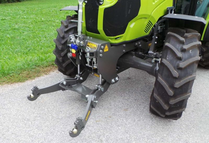 front linkage hitch 3-point hitch shl f claas elios 210 lesnik lenart 4 min