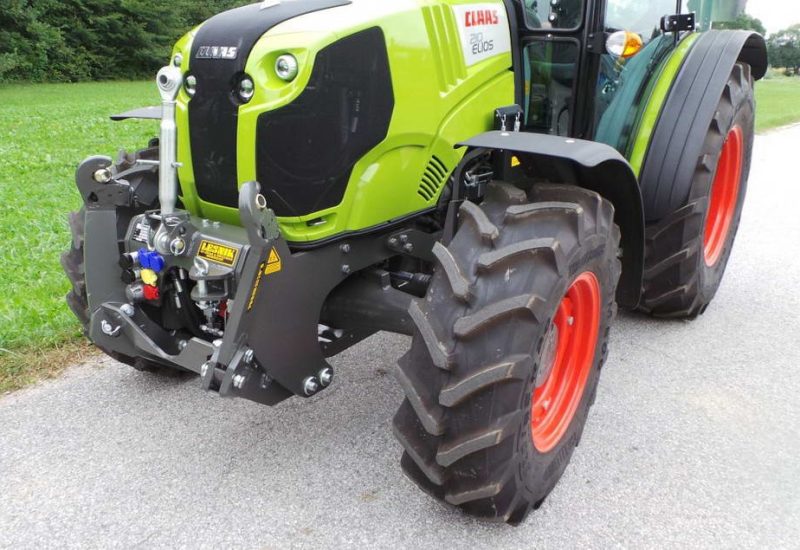 front linkage hitch 3-point hitch shl f claas elios 210 lesnik lenart min 1
