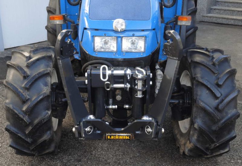 front linkage hitch 3-point hitch-shl-f-new-holland-tce-45-lesnik-lenart-min-2