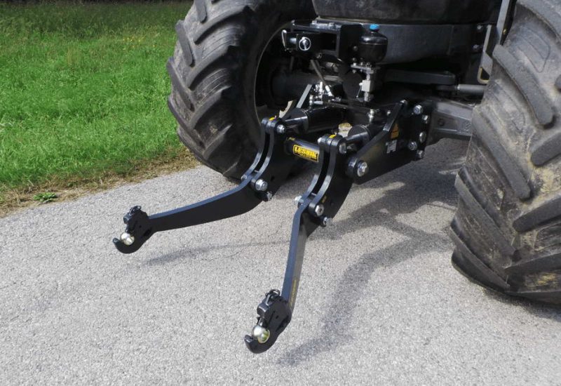 front linkage hitch 3-point hitch-shl-f-new-holland-tm-135-lesnik-lenart-min-6
