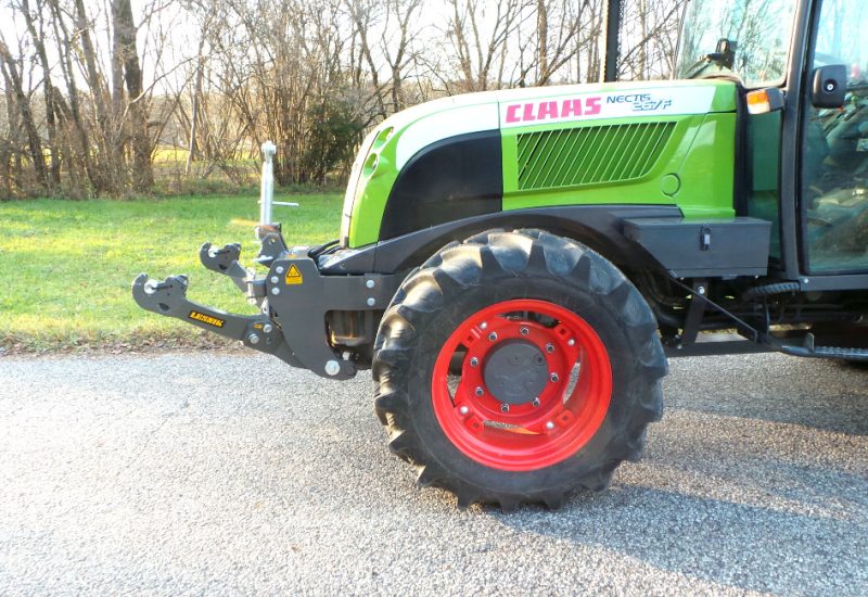 front linkage hitch 3-point hitch claas nectis 267 f lesnik lenart 3