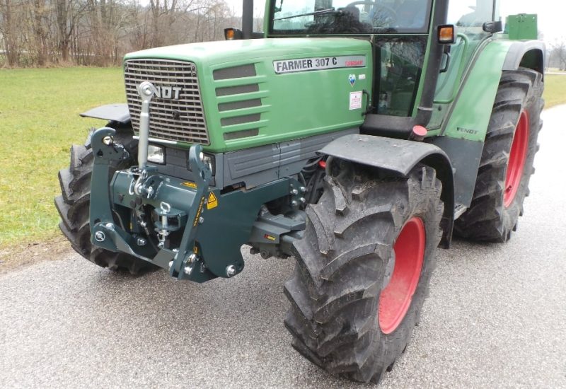 front linkage hitch 3-point hitch fendt farmer 307 c lesnik lenart 2