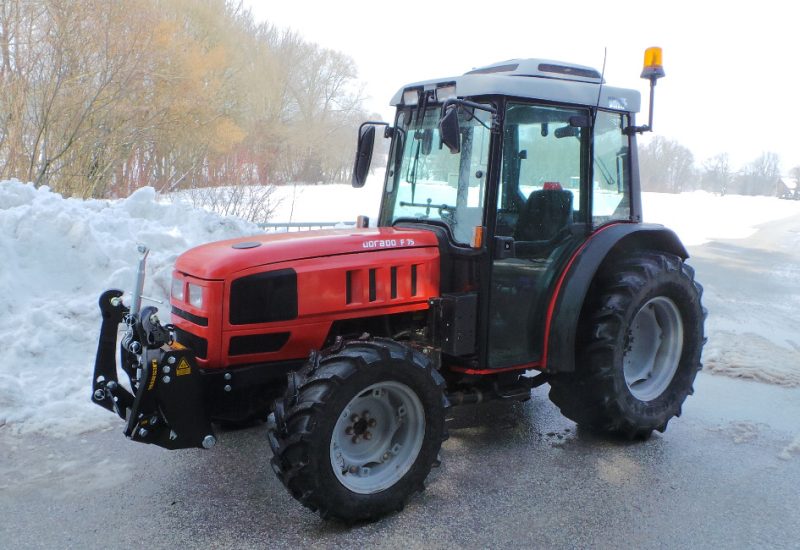 relevage avant hydraulique frontal same dorado f 60 75 85 lesnik lenart 1